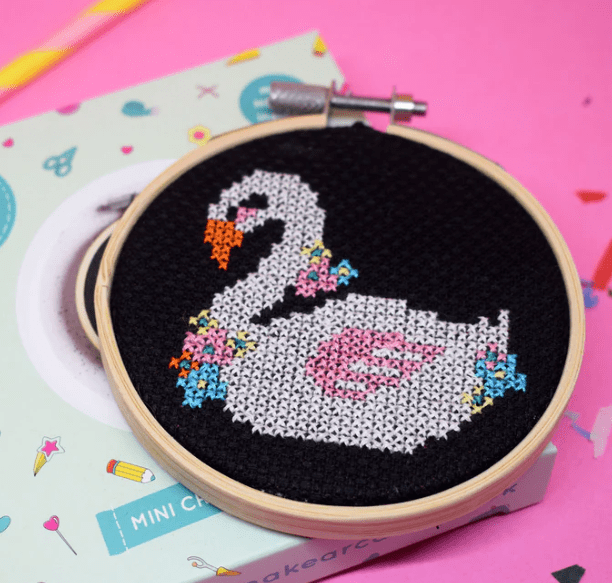 Swan mini 3″ cross stitch craft kit