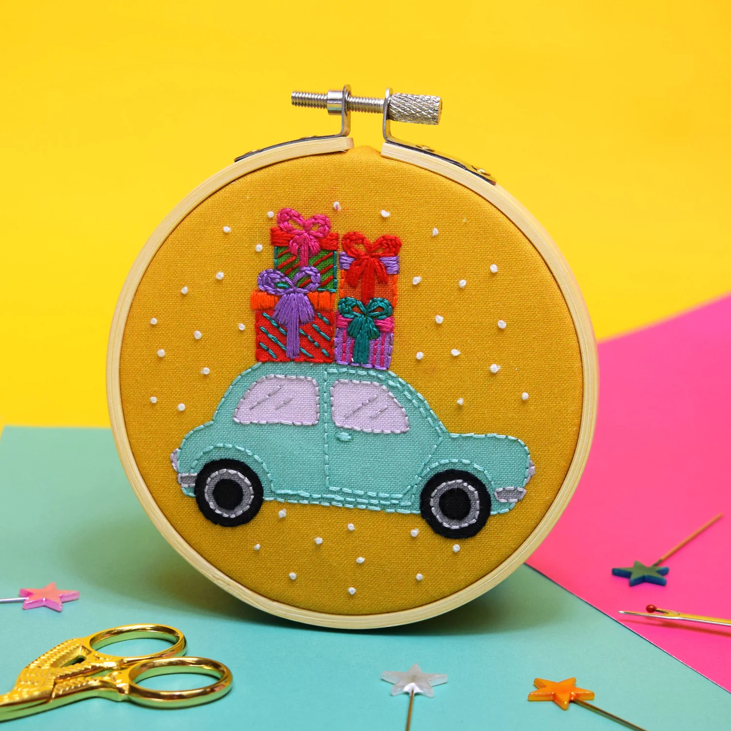 56141915_HOLIDAYCAR_2_1500x