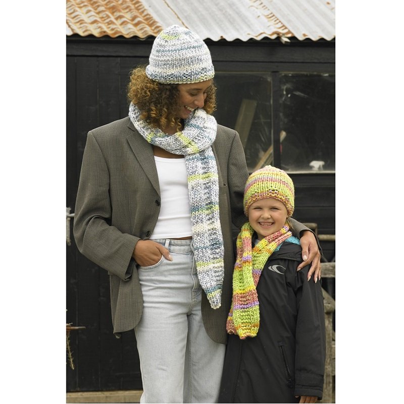 James C Brett Accessories Knitting Pattern Leaflet JB995